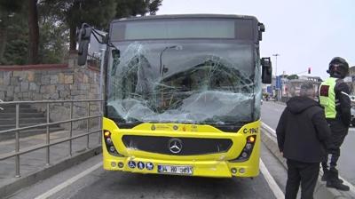 �sk�dar'da can pazar�! �ki �ETT otob�s� �arp��t�