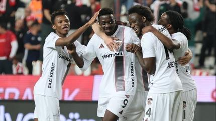 Gaziantep FK ikinci yar�da dibe vurdu: 10 ma�ta sadece 2 galibiyet