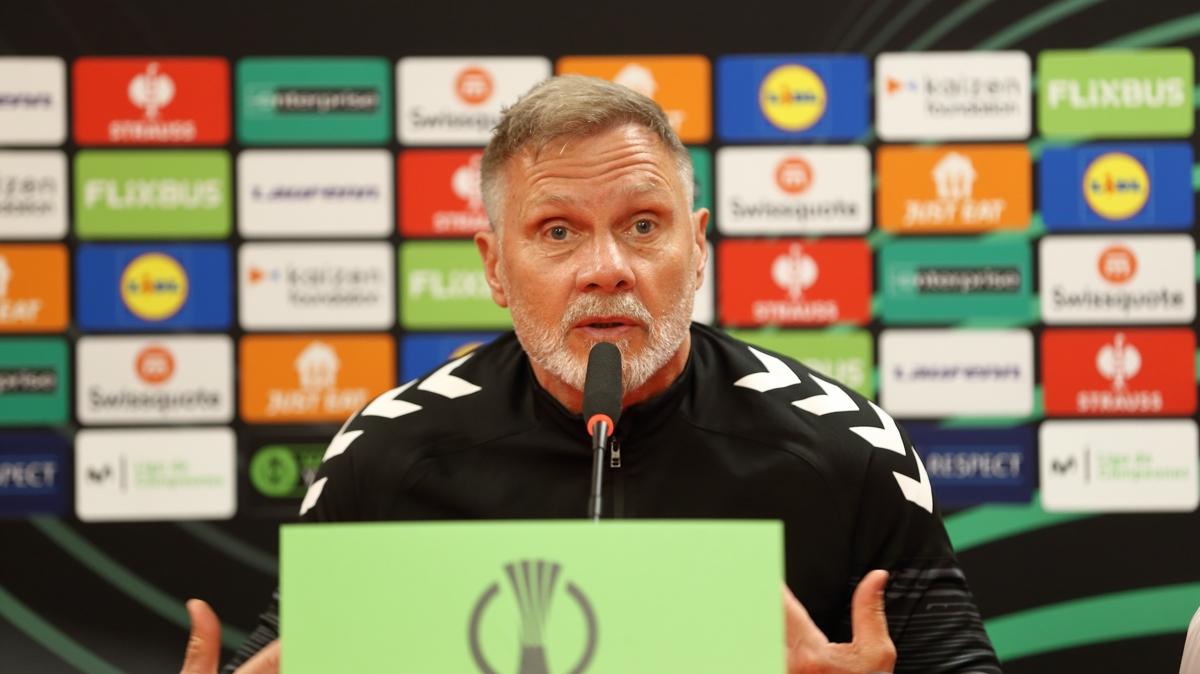 UEFA Konferans Ligi Rayo Vallecano Thorsten Fink foto�raflar� resimleri