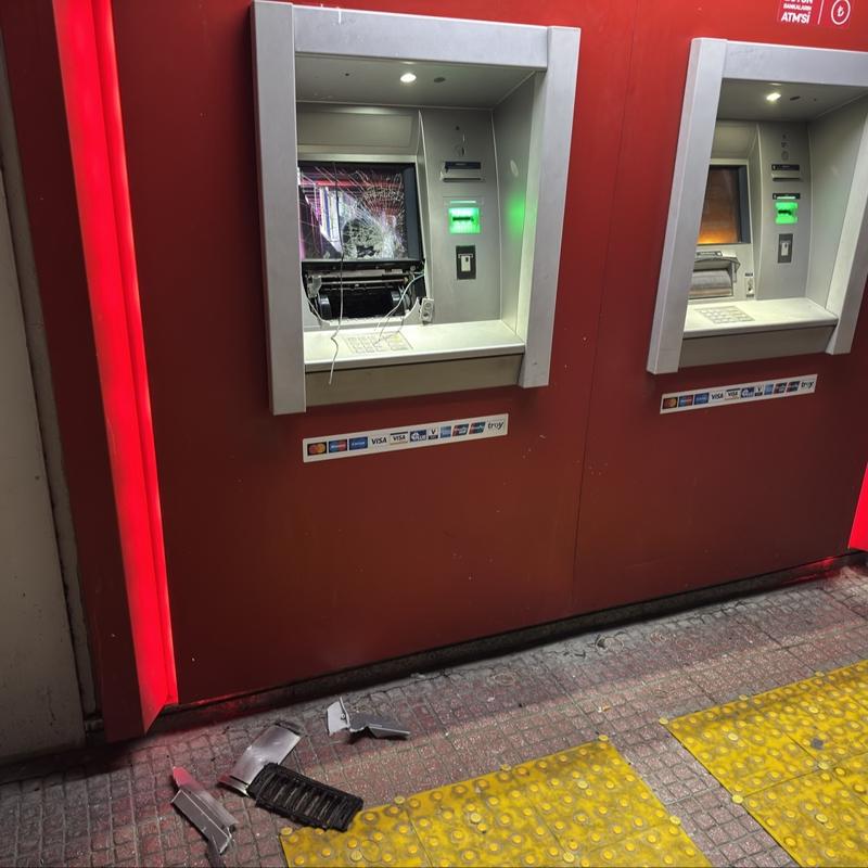 Adana'da ATM'ye zarar veren ��pheli yakaland�