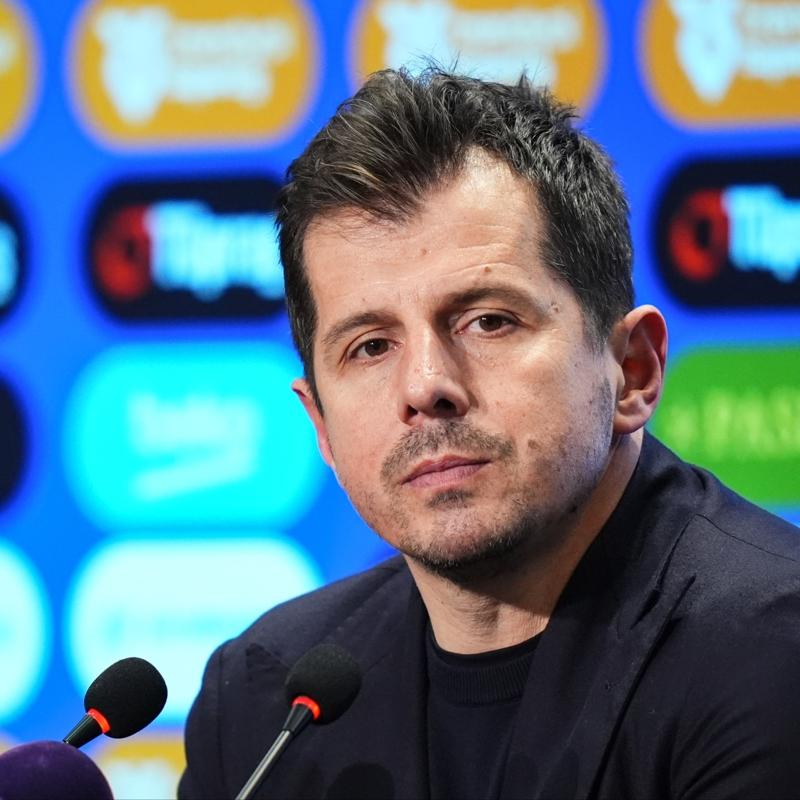 Emre Bel�zo�lu: Baz� oyuncular�m performans�n� art�rmak zorunda...