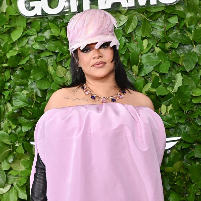 Rihanna koruma say�s�n� art�rd�! Evine ate� a��lm��t�..