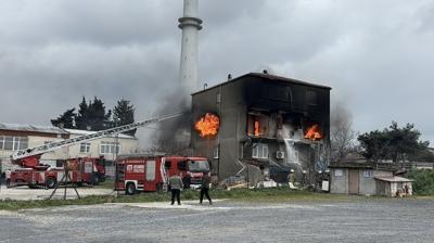 3 katl� bina yang�n pani�i! �ok say�da ekip sevk edildi