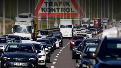 Bakanl�ktan bayram �nlemi! �ehirlere giri�leri k�s�tland�