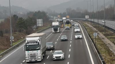 Otoyollarda bayram yo�unlu�u ba�lad�