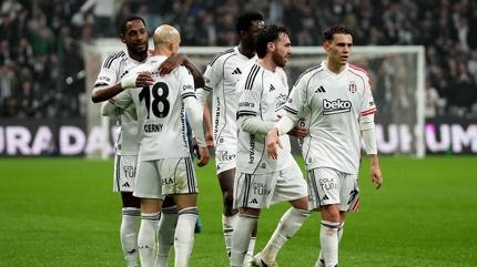 Dolmabah�e'de 3 puan! Be�ikta� bayrama mutlu girdi