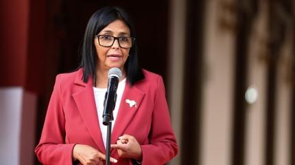 Maduro sonras� dikkat �eken ad�m... Venezuela Savunma Bakan� g�revden al�nd�