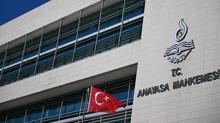 2 parti hakk�nda su� duyurusu! Anayasa Mahkemesin kararlar� Resmi Gazete'de