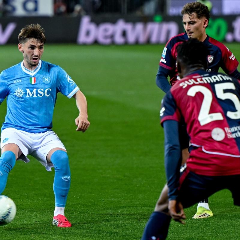 Napoli, Cagliari'yi tek golle ge�meyi ba�ard�