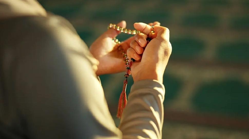 Ramazan Bayram� namaz� nas�l k�l�n�r? Bayram namaz� ka� rekat? Bayram namaz� k�l�n���...