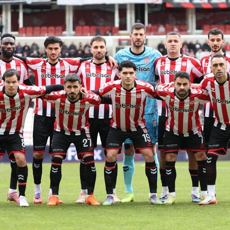 Sivasspor deplasmanda! Manisa FK kar��s�nda kritik s�nav