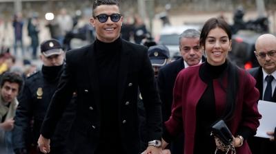 Cristiano Ronaldo'dan Georgina Rodriguez'e �m�r boyu maa�! S�zle�me detaylar� ortaya ��kt�