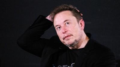 Elon Musk'a m�stehcenlik davas�! Tepkiler ��� gibi b�y�yor