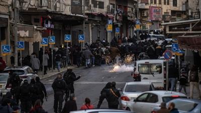 Mescid-i Aksa'da bayram namaz�na m�dahale... Soyk�r�mc� �srail'den 59 y�l sonra ilk