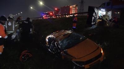 Dolu taksi su kanal�na u�tu! 3 ki�i can verdi