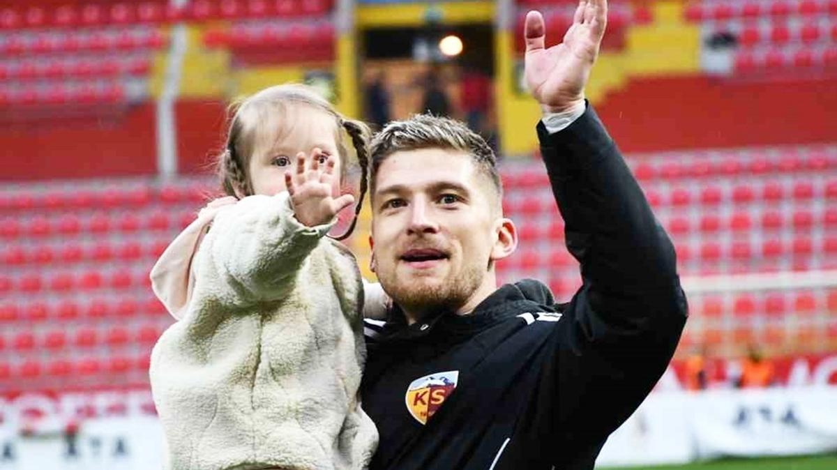 SemihG�ler Defne DownSendromuG�n� foto�raflar� resimleri