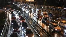 �stanbul'da bayram yo�unlu�u... Ara�lar g��l�kle ilerledi