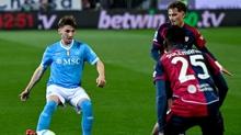 Napoli, Cagliari'yi tek golle ge�meyi ba�ard�