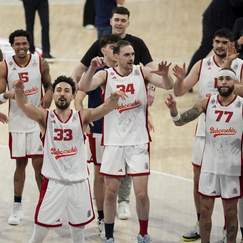 Bah�e�ehir Koleji, Anadolu Efes kar��s�nda galip