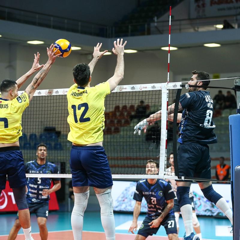 Efeler Ligi'nde sezon sona eriyor