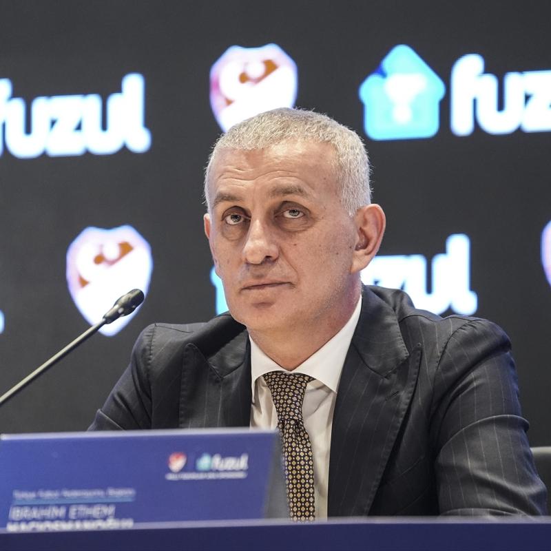 Futbol camias�ndan bayram mesaj�