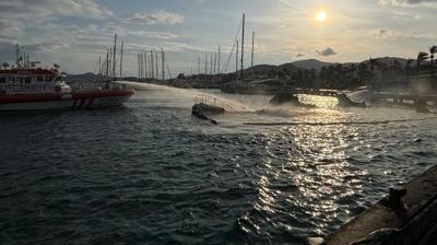 Bodrum'daki l�ks yatlar cay�r cay�r yand�! Tatilciler g�ne alevlerle uyand�