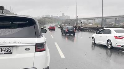 �atalca'da otob�s devrildi: 3'� polis 4 yaral�