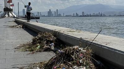 Denizlerden 325 bin ton at�k temizlendi