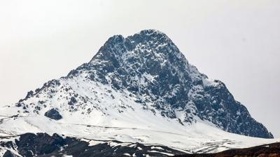 I�d�r Tekelti Da�� beyaza b�r�nd�