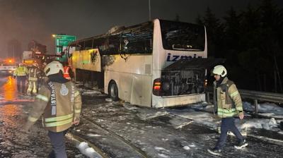 �stanbul'da korkutan yang�n... Seyir halindeki otob�s yand�