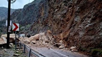 Mersin'de faciadan d�n�ld�... Kara yolunda heyelan