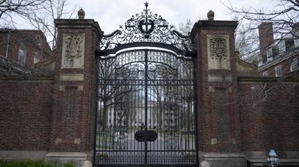 Siyonistlere destek s�n�r tan�m�yor... Harward'a �Yahudi kar��tl���� davas�