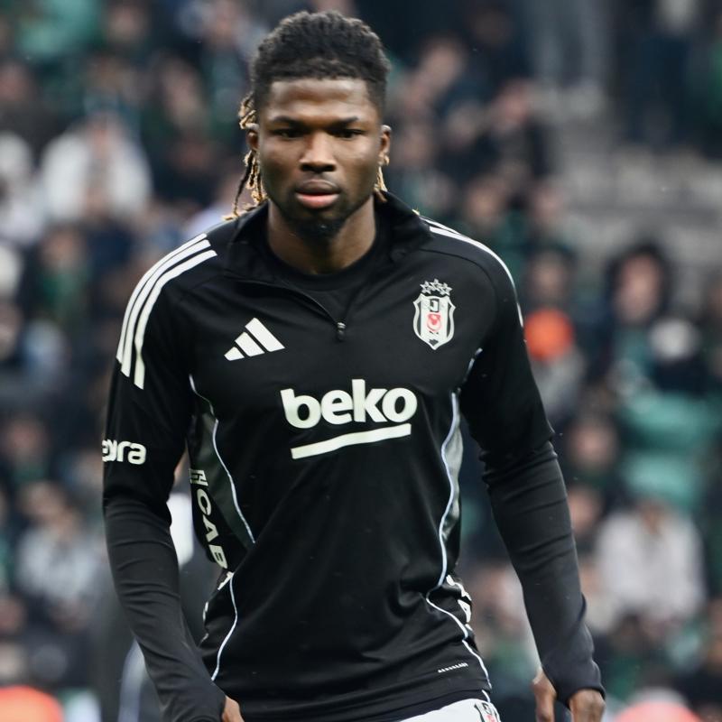 El Bilal Toure'den Be�ikta�'a k�t� haber