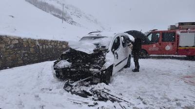 Hakkari'de korkun� kaza: 1 �l�, 7 yaral�