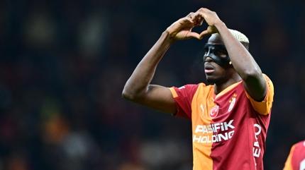 Osimhen'den altyap� ata��... T�rkiye'den kul�p sat�n al�yor!