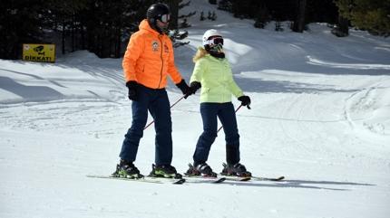 Sar�kam�� Kayak Merkezi'nde bayram yo�unlu�u ya�an�yor