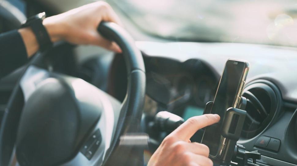 Araç içinde 'koku ve tutucu' yasaklandı mı? DMM'den o iddialara resmi açıklama