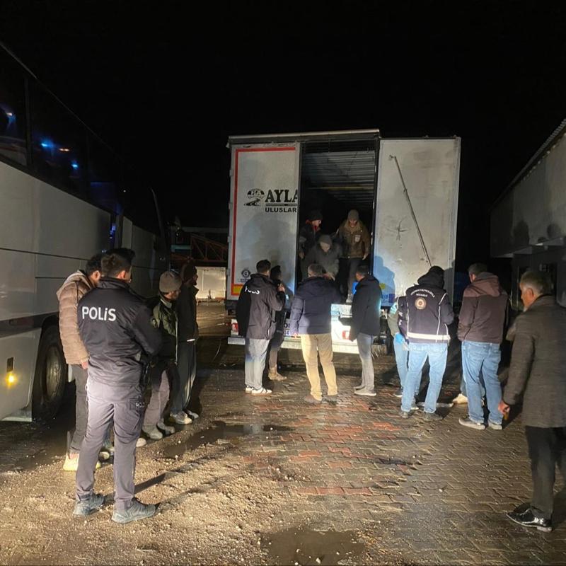 �ank�r�'da operasyon: 75 Afganistan uyruklu d�zensiz g��men yakaland�