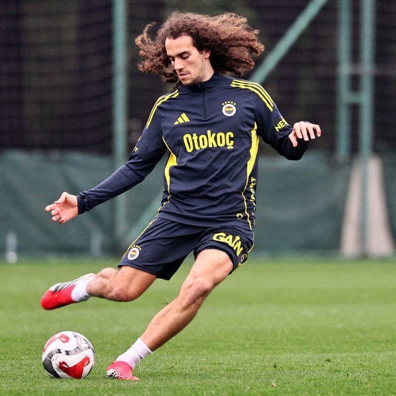 Fenerbah�e'de Be�ikta� derbisi mesaisi devam ediyor