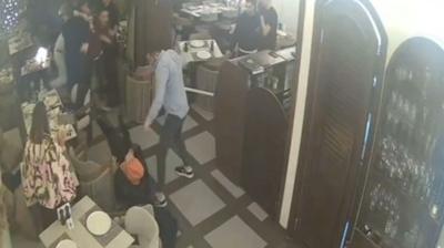 Ali Mahir Ba�ar�r'�n sa� kolu! CHP'li belediye ba�kan� vatanda�a sald�rd�