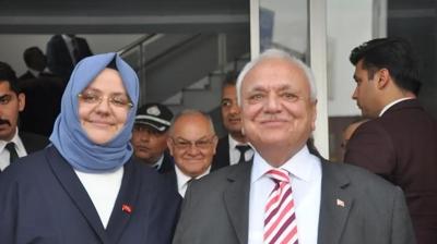 Eski bakanlar kazada yaraland�! Bakan G�rlek: Soru�turma ba�lat�ld�