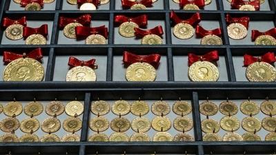 Trump'�n a��klamalar� alt�n� hareketlendirdi