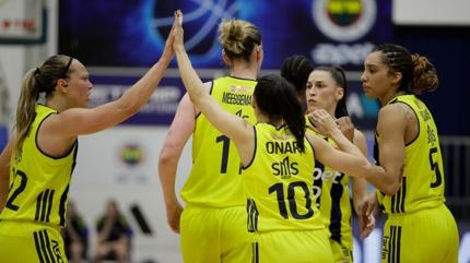 Fenerbah�e Opet, ��MSA �BK Mersin kar��s�nda seriyi 1-0 yapt�