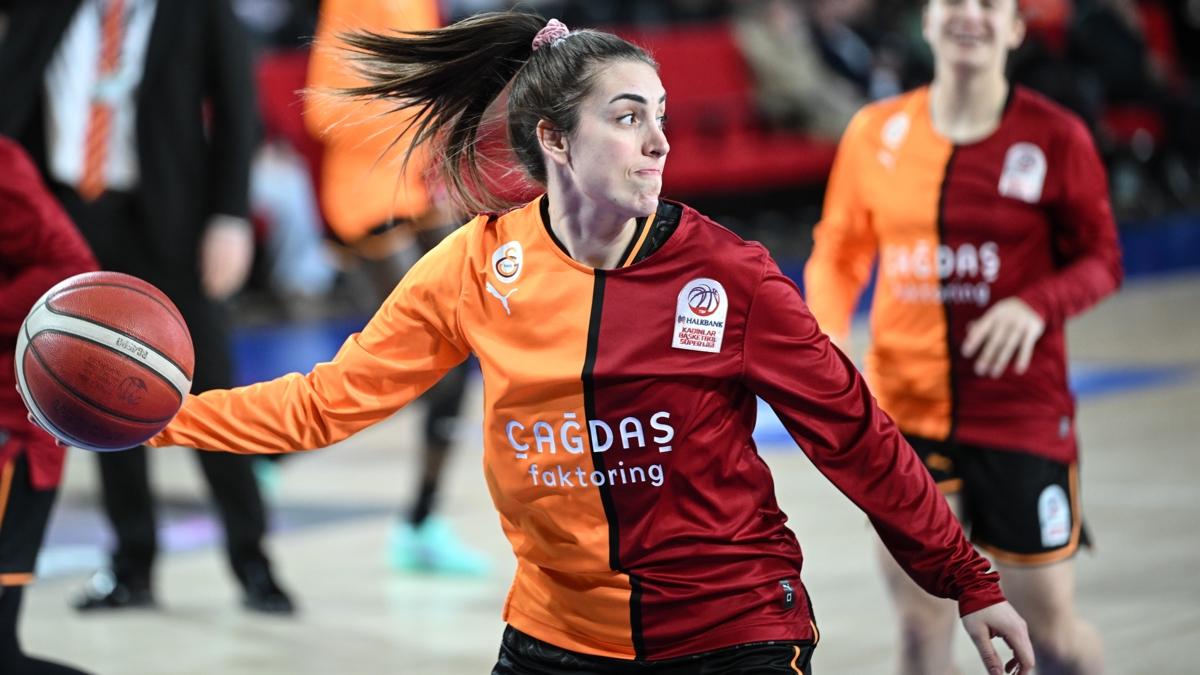 Ay�e Cora Yamaner galatasaray basketbol foto�raflar� resimleri