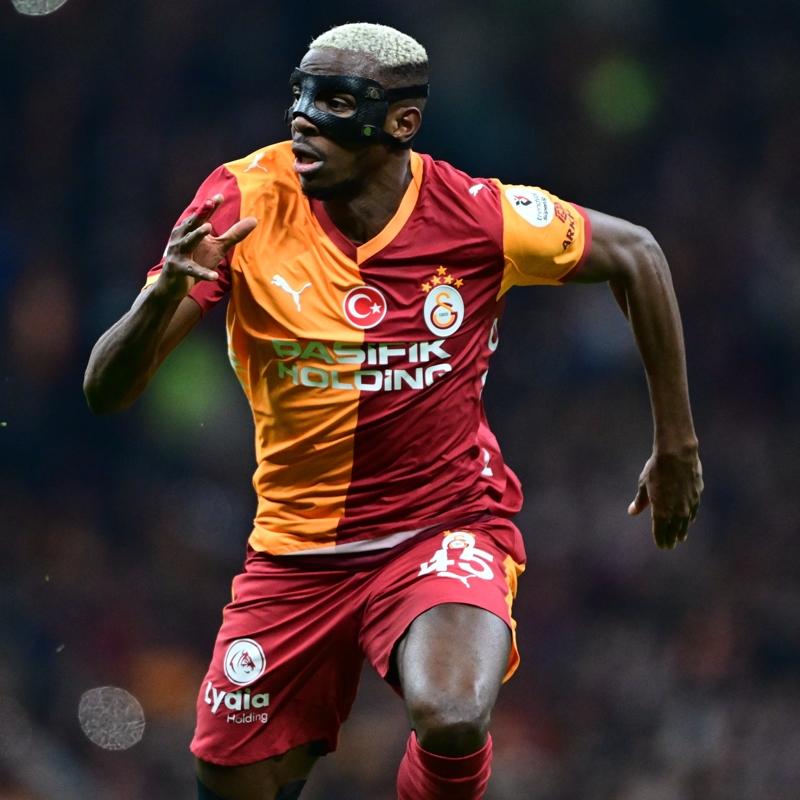 Galatasaray'dan a��klama geldi! Victor Osimhen ameliyata al�nd�