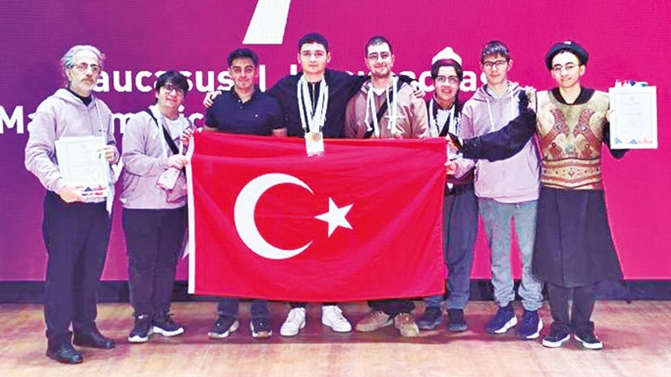 Birinci ve ikinci T�rkiye'den! Liseliler matematikte zirvede