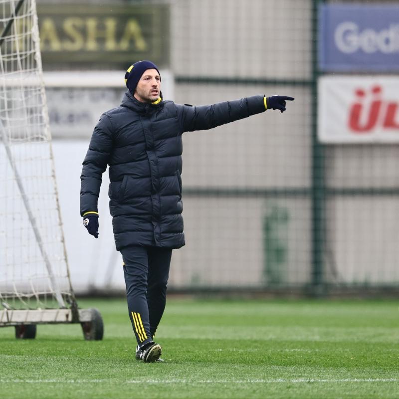 Fenerbah�e, Be�ikta� derbisine haz�rlan�yor