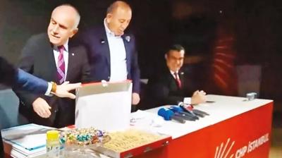 CHP �stanbul �l Ba�kan� G�rsel Tekin'den 