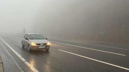 Anadolu Otoyolu ve D-100 kara yolunun Bolu Da�� ge�i�inde sis etkili oldu