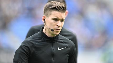 Ve a��kland�! ��te T�rkiye-Romanya ma��n�n hakemi...